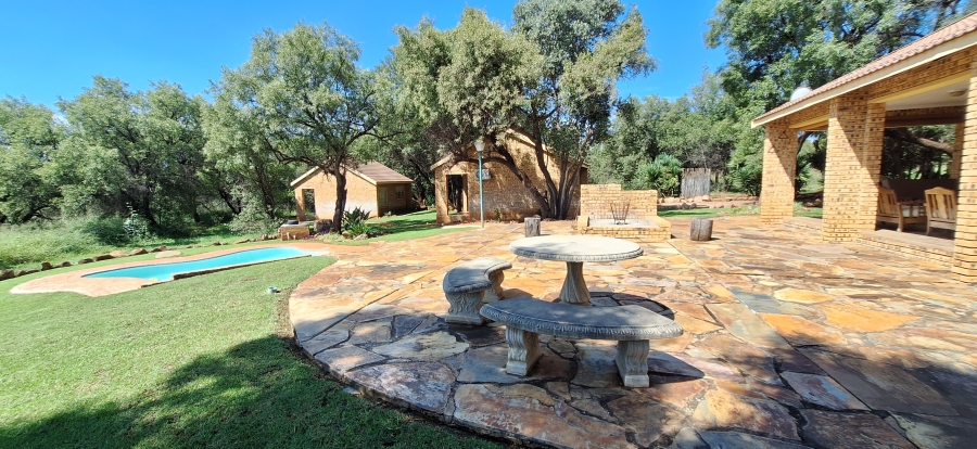 8 Bedroom Property for Sale in Swartruggens North West